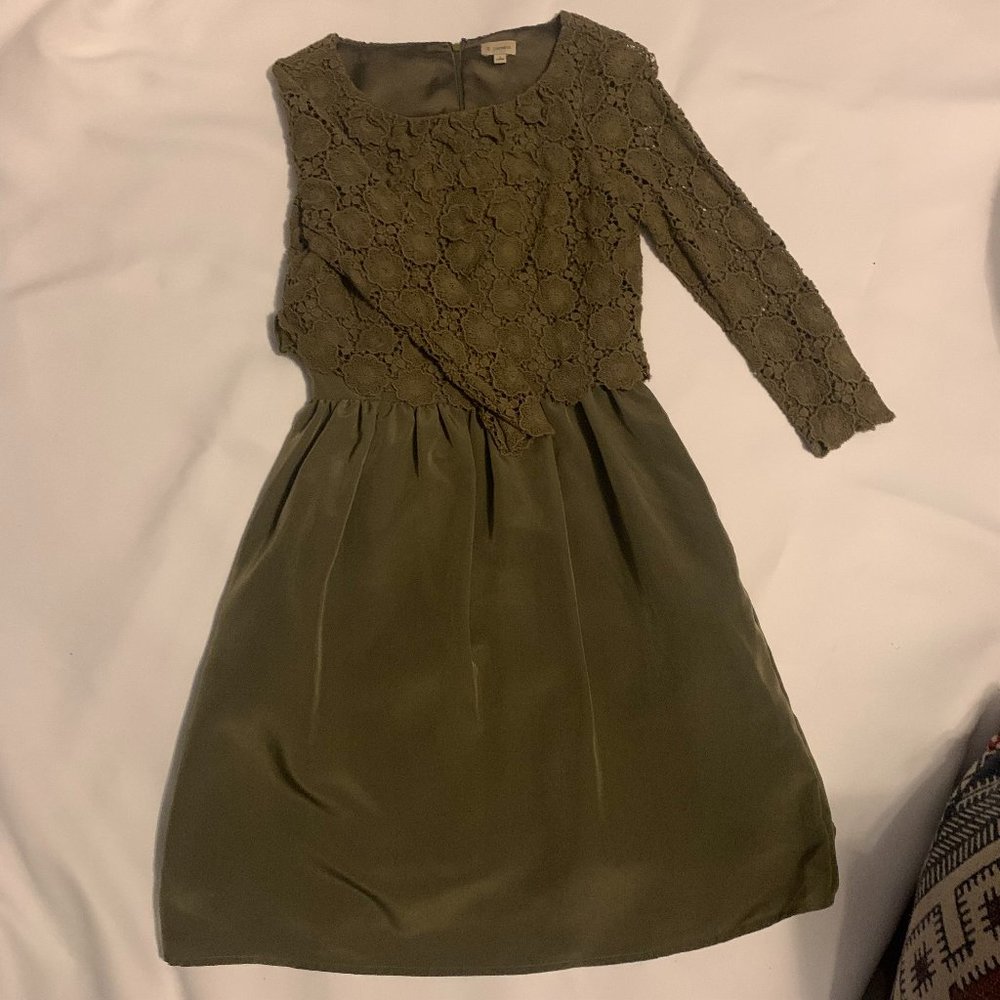 Dress Cremieux Size 0 Olive Green with Lace Overlay on Top